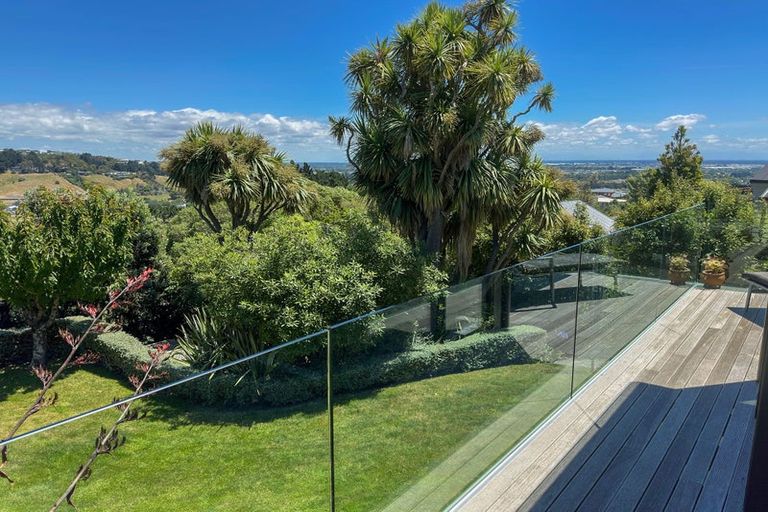 Photo of property in 80 Hackthorne Road, Cashmere, Christchurch, 8022