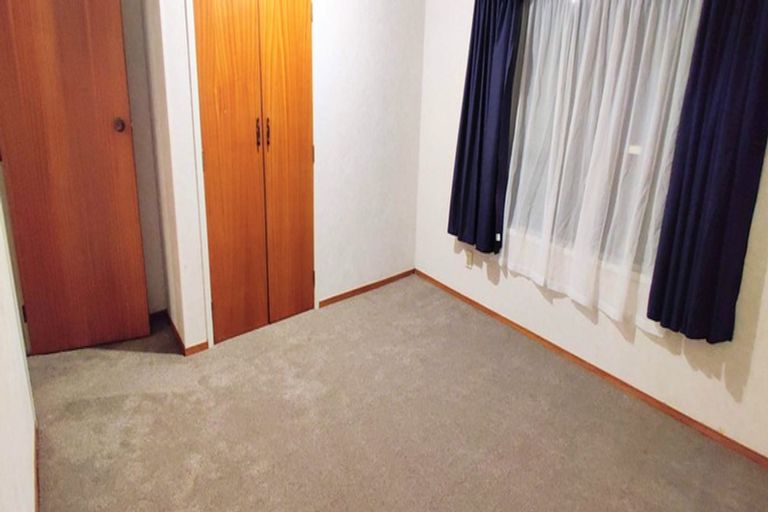 Photo of property in 41 Miltonia Avenue, Te Atatu South, Auckland, 0610