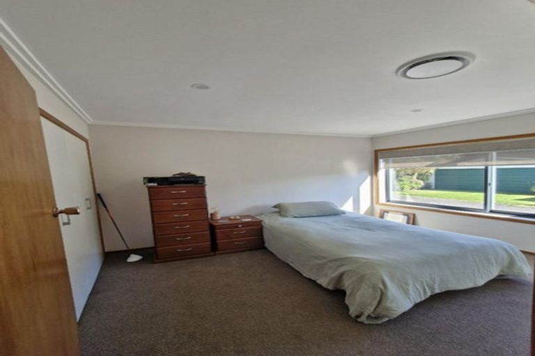 Photo of property in 24 Scott Street, Moturoa, New Plymouth, 4310