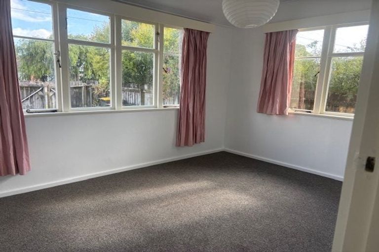 Photo of property in 15 Miller Road, Mangere Bridge, Auckland, 2022
