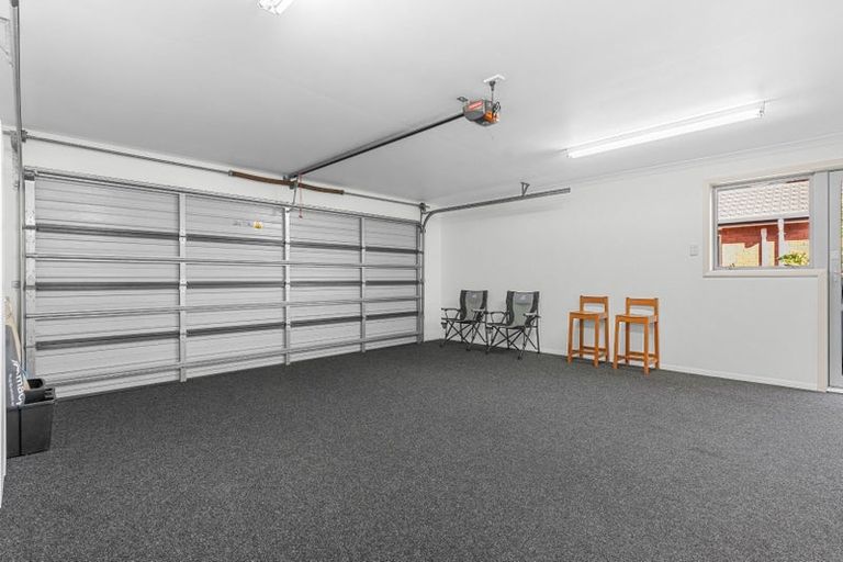 Photo of property in 82 Barbados Way, One Tree Point, 0118