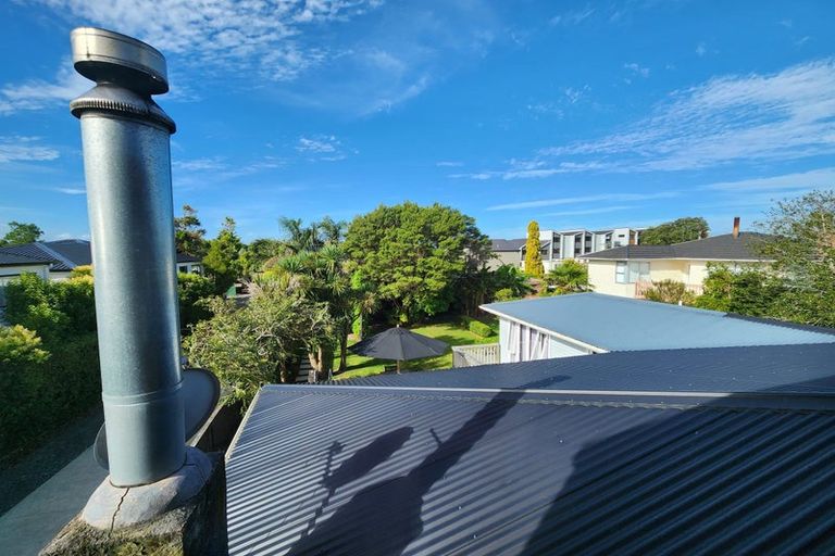 Photo of property in 7 Renata Crescent, Te Atatu Peninsula, Auckland, 0610