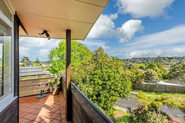 Photo of property in 20 Holt Avenue, Torbay, Auckland, 0630