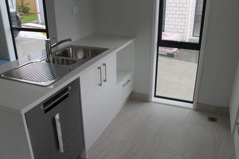 Photo of property in 2/59 Glenview Road, Glen Eden, Auckland, 0602