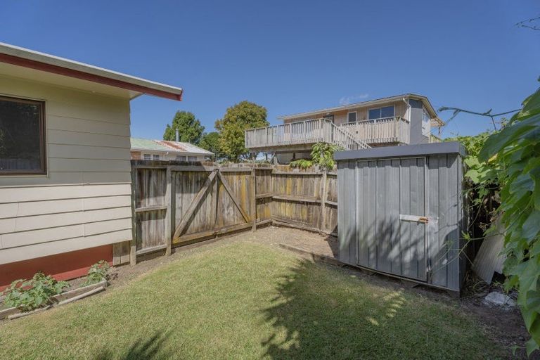 Photo of property in 15 Kawakawa Road, Whitianga, 3510