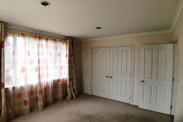 Photo of property in 1 Kenley Heights, Flat Bush, Auckland, 2016