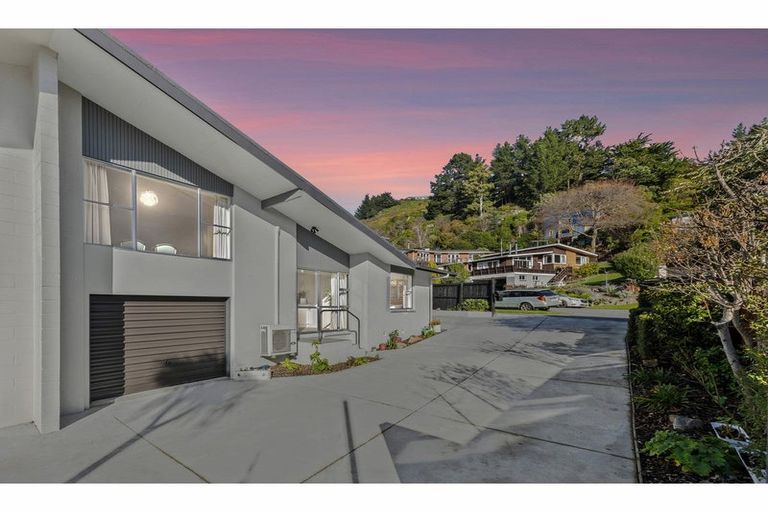 Photo of property in 61 Landsdowne Terrace, Cashmere, Christchurch, 8022