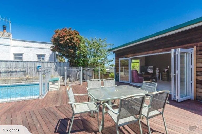 Photo of property in 16 Manly Street, Paraparaumu Beach, Paraparaumu, 5032