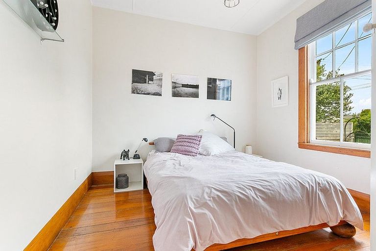 Photo of property in 38 Newington Road, Henderson, Auckland, 0612