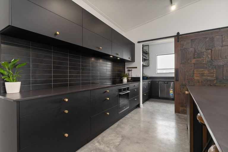 Photo of property in 16 Oates Place, Greytown, 5712