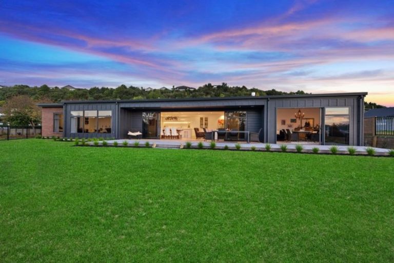 Photo of property in 154 Lakes Boulevard, Pyes Pa, Tauranga, 3112