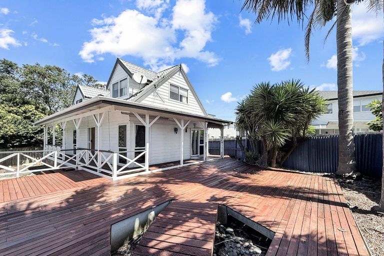 Photo of property in 118b Hepburn Road, Glendene, Auckland, 0602