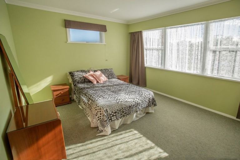 Photo of property in 34 Kaitawa Crescent, Paraparaumu, 5032