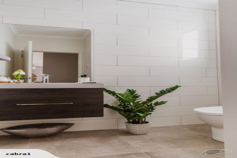 Photo of property in 89 Karepiro Drive, Stanmore Bay, Whangaparaoa, 0932