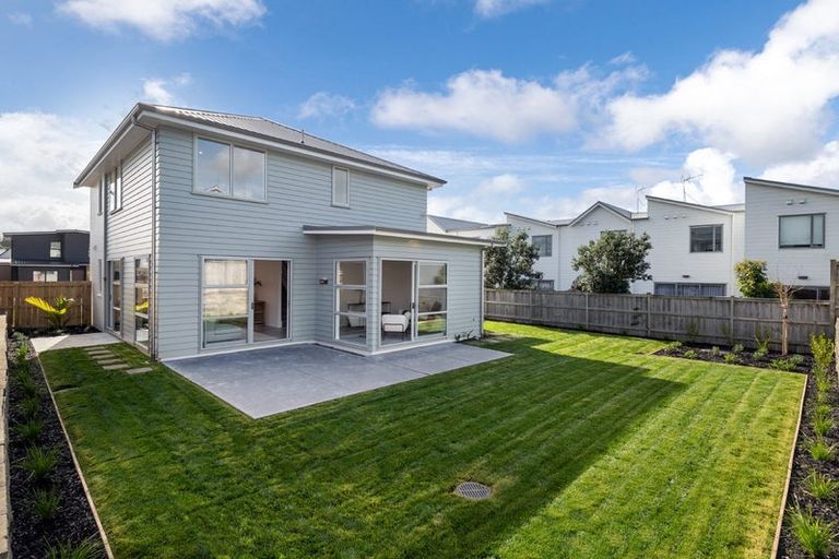 Photo of property in 3 Owen Chapman Drive, Red Beach, 0932