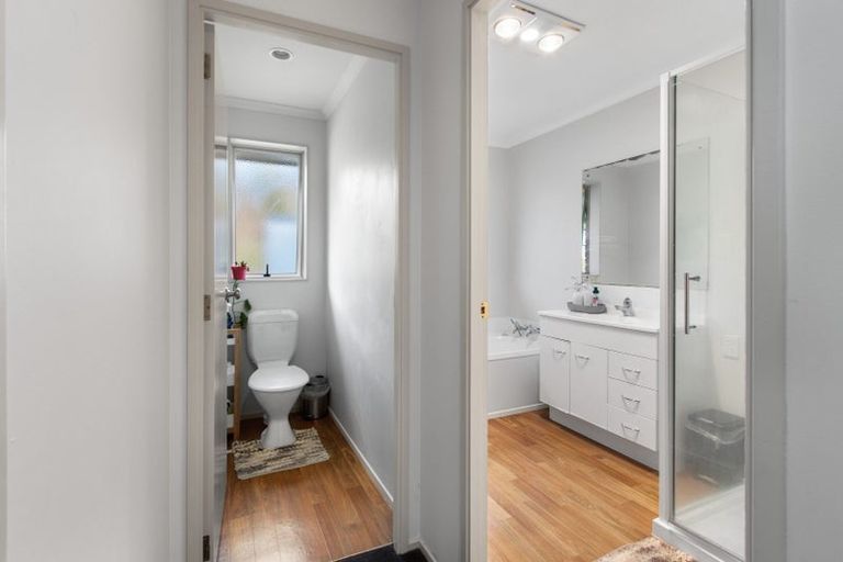 Photo of property in 14 Everton Place, Grandview Heights, Hamilton, 3200