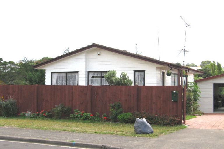 Photo of property in 5 Katrina Place, Massey, Auckland, 0614