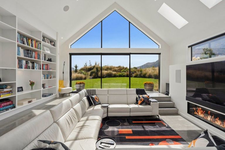 Photo of property in 3 Chimney Lane, Jacks Point, Queenstown, 9371
