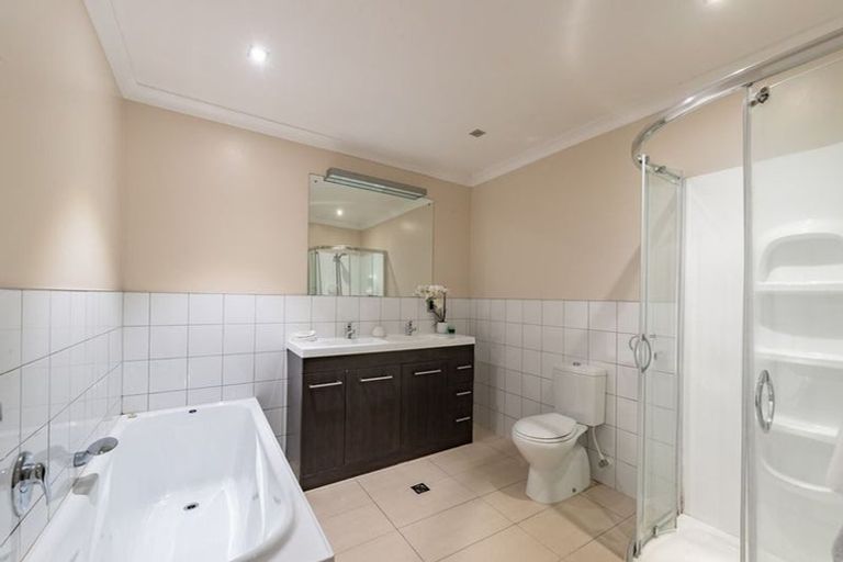 Photo of property in 25a Riverstone Drive, Riverstone Terraces, Upper Hutt, 5018