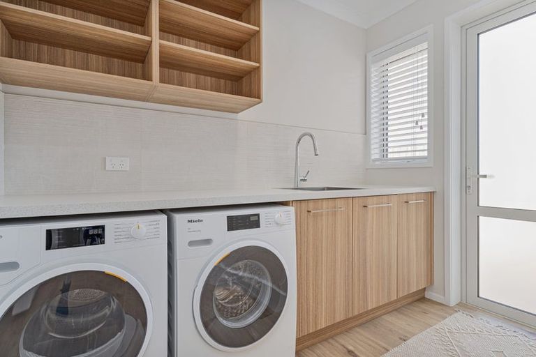 Photo of property in 5 Onerere Drive, Whitianga, 3510