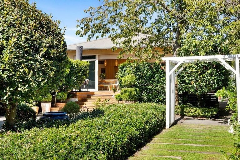 Photo of property in 13 Nelson Crescent, Napier South, Napier, 4110