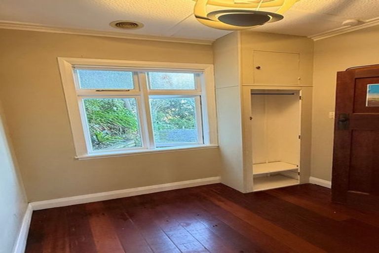 Photo of property in 16 Asquith Terrace, Brooklyn, Wellington, 6021