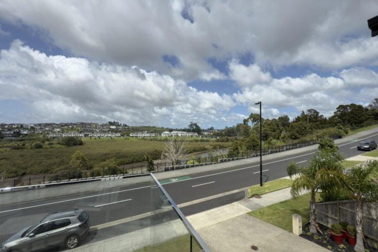 Photo of property in 144 Arran Point Parade, Orewa, 0931
