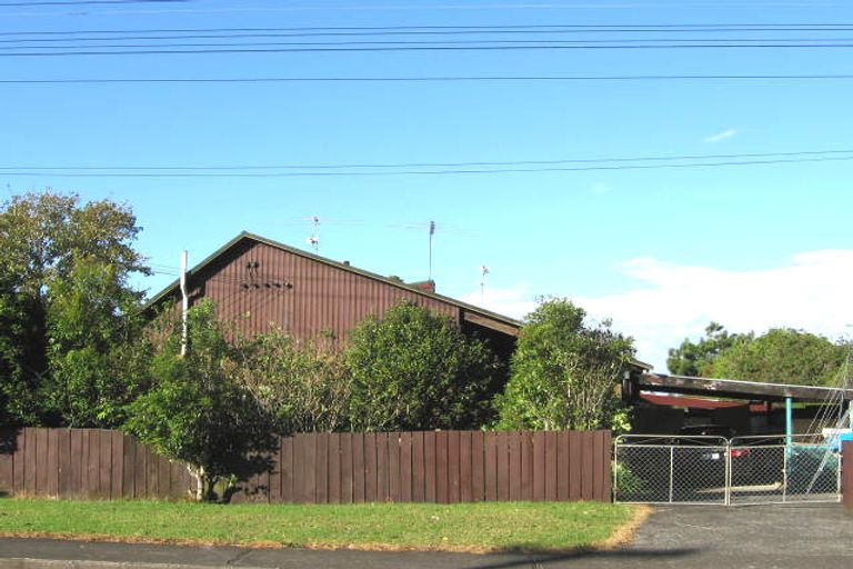 Photo of property in 1/243 Hepburn Road, Glendene, Auckland, 0602