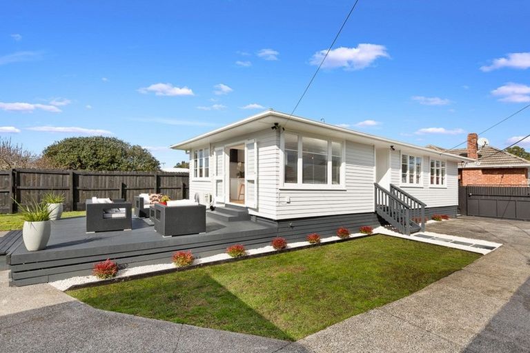Photo of property in 2/38 Edwards Avenue, Henderson, Auckland, 0610