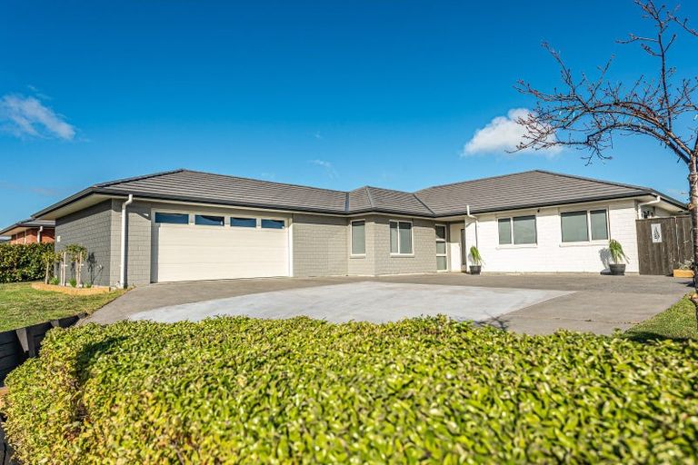 Photo of property in 37 Magnolia Crescent, Tawhero, Whanganui, 4501