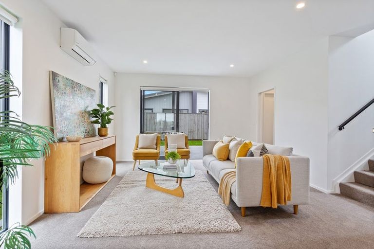 Photo of property in 15 Aquamarine Road, Rosehill, 2113