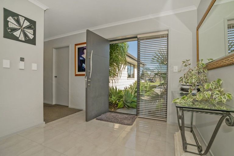 Photo of property in 10 Kelly Place, Whitianga, 3510