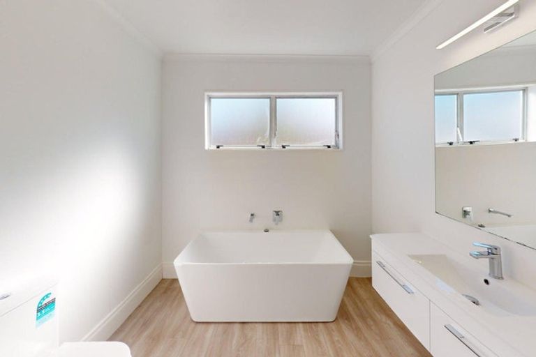 Photo of property in 19 Chelwood Street, Takaro, Palmerston North, 4412