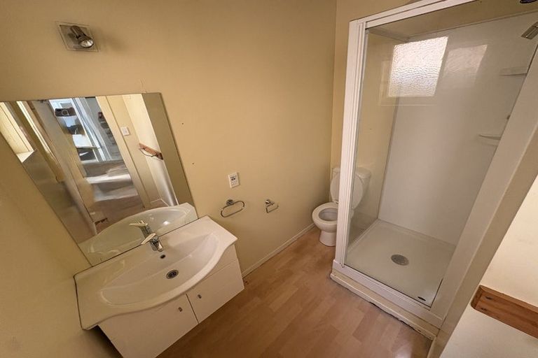 Photo of property in 1/18 Clifton Terrace, Kelburn, Wellington, 6012