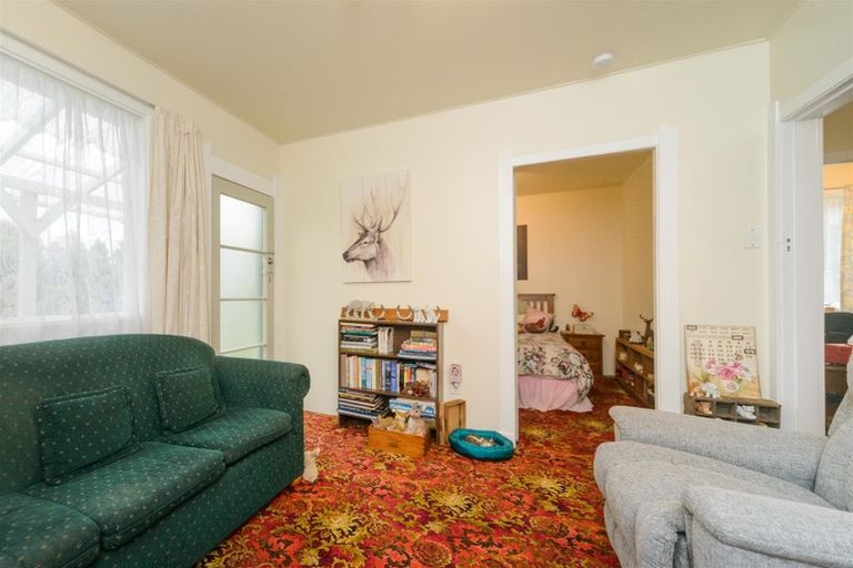 Photo of property in 37 Station Road, Marton, 4710