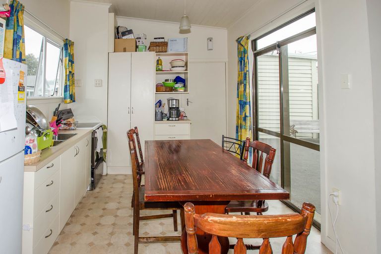 Photo of property in 32 Cutten Street, South Dunedin, Dunedin, 9012