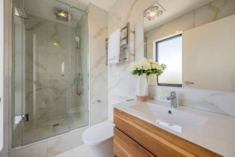 Photo of property in 8/8 Sheehan Road, Te Atatu South, Auckland, 0610