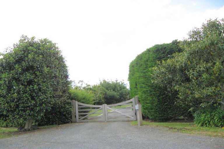 Photo of property in 198 Whangapouri Road, Karaka, Papakura, 2578