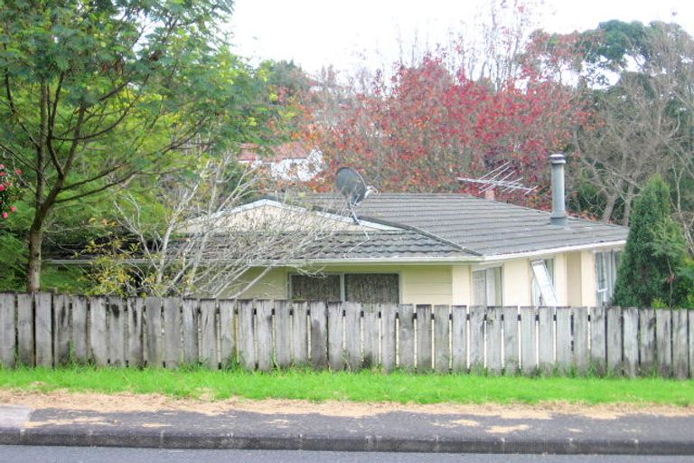 Photo of property in 19 Hewlett Road, Massey, Auckland, 0614