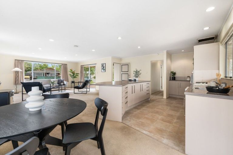 Photo of property in 12 Humphries Place, Awapuni, Palmerston North, 4412