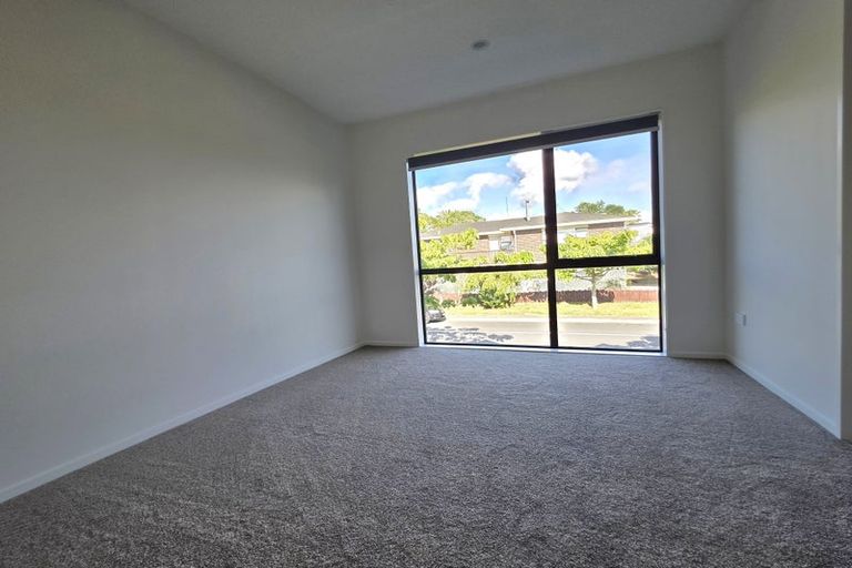 Photo of property in 4/2a Mantra Road, Massey, Auckland, 0614