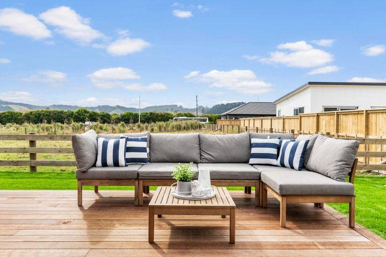 Photo of property in 4 Nau Mai Road, Clevedon, 2582