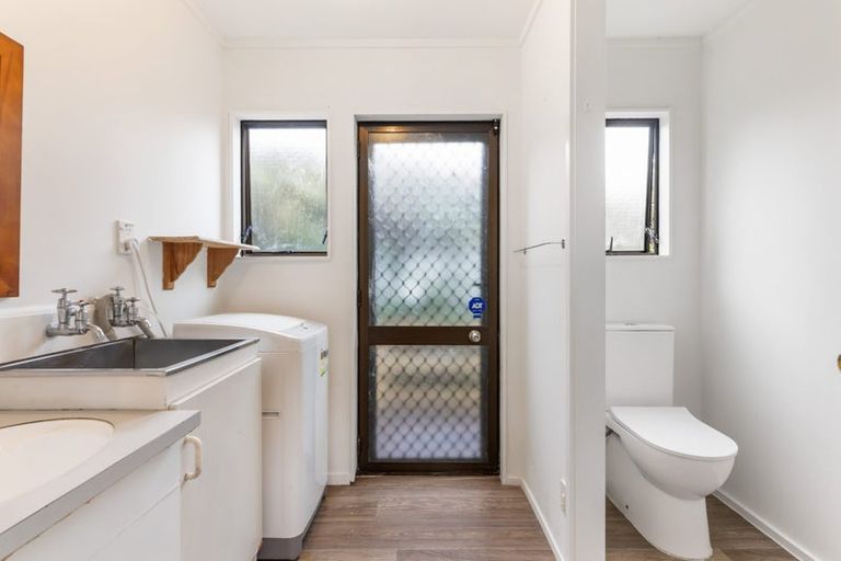 Photo of property in 48 Astley Avenue, New Lynn, Auckland, 0600