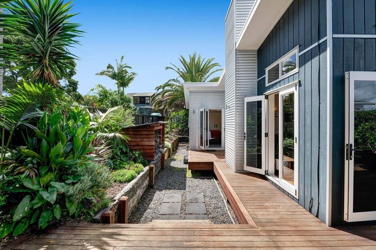 Photo of property in 21a Zealandia Road, Manly, Whangaparaoa, 0930