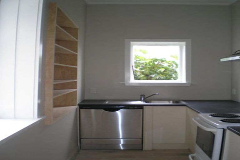 Photo of property in 28 Patanga Crescent, Thorndon, Wellington, 6011