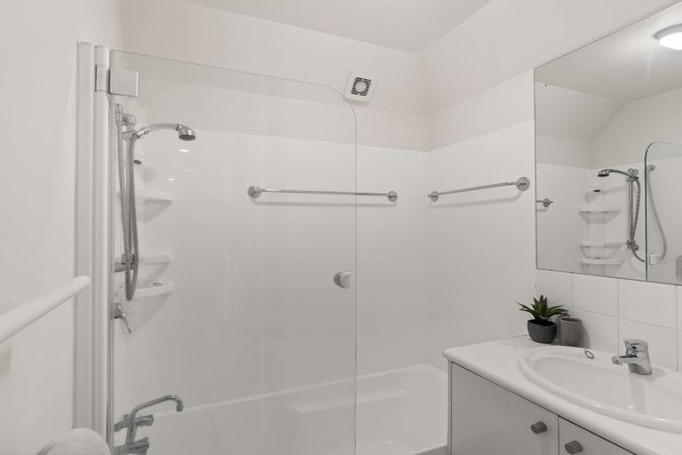 Photo of property in 18/15 Peterborough Street, Christchurch Central, Christchurch, 8013