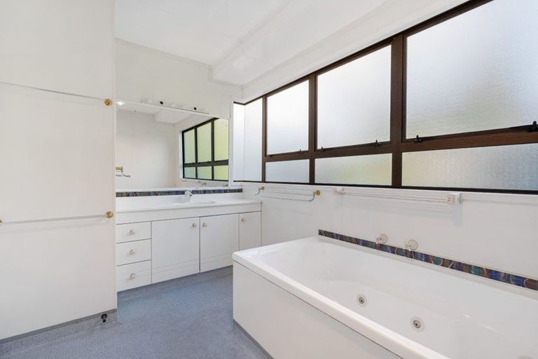 Photo of property in 157 Waikite Road, Welcome Bay, Tauranga, 3175