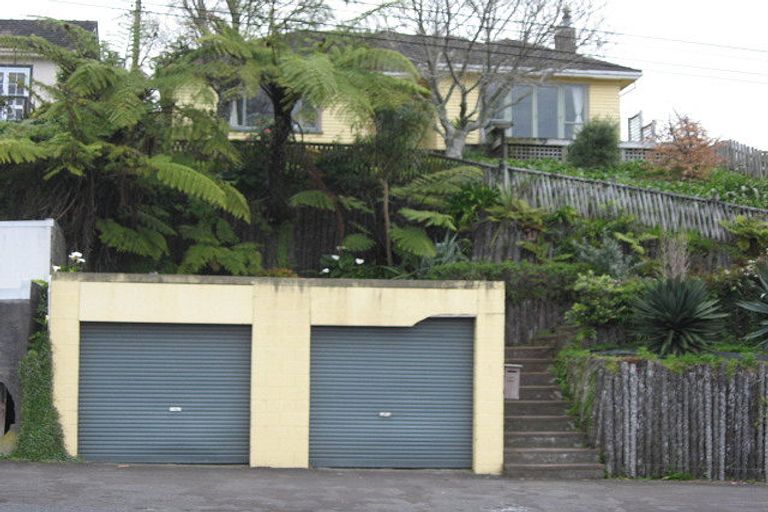 Photo of property in 86 Mangorei Road, Strandon, New Plymouth, 4312