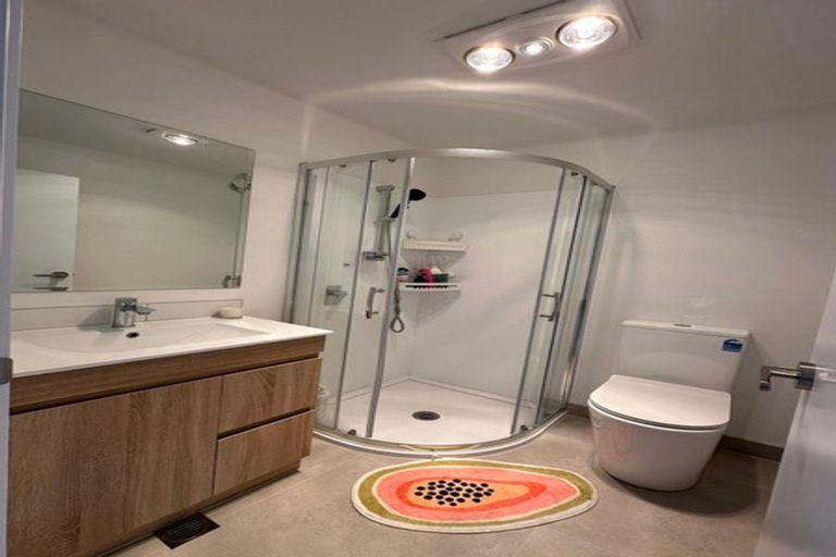 Photo of property in 54 Rauemi Way, Te Atatu South, Auckland, 0610