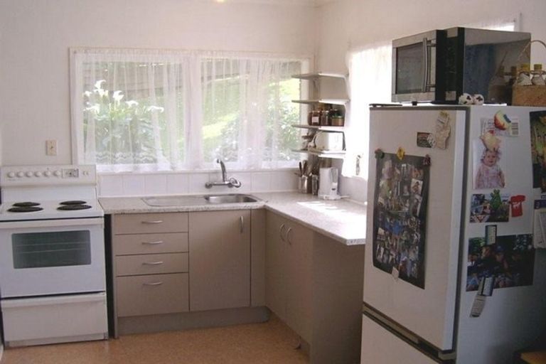 Photo of property in 2/59 Ayton Drive, Totara Vale, Auckland, 0629